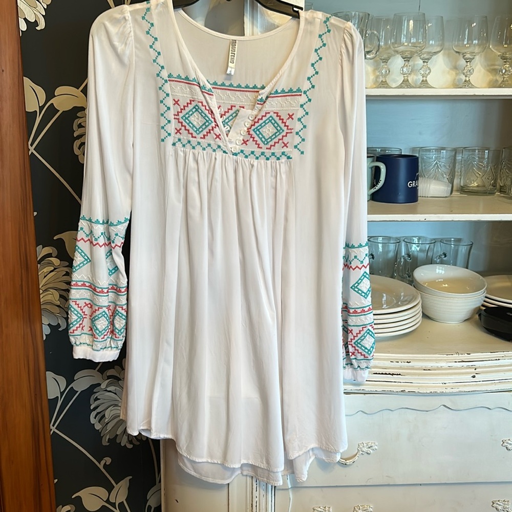 MonoReno white embroidered dress